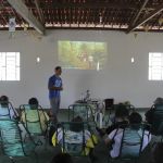 Palestra sobre a Associação Novo Encanto reuniu pessoas que conheceram um pouco mais das atividades realizadas em todo país e no exterior. Foto: Pedro Camino